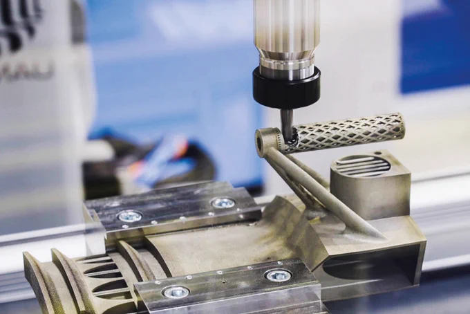 Fraunhofer Lighthouse project futureAM: Automatic, component-specific post-processing using a robot with subsequent verification by means of 3D scanning at Fraunhofer IWU in Dresden and Chemnitz. © Fraunhofer.
