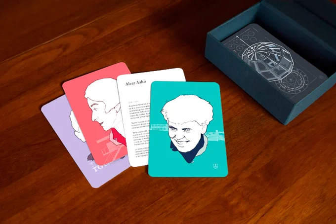 Diversas tarjetas de referentes del diseño y la creación de productos y servicios. En una de ellas se puede ver el reverso con el texto descriptivo.