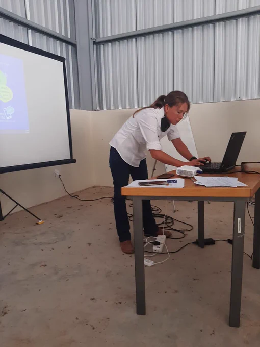 Carien Snyman presents on Fertilizers and Potatoes. (Picture by Tania Phillips, Learning Academy Worldwide)