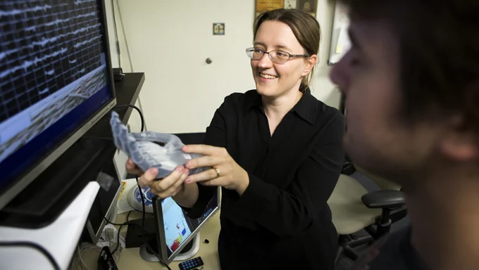 Photo of Cynthia Chetek in a lab.