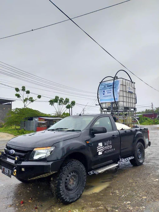 Water Mission distributes drinking water
