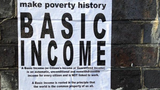 Photo of ‘Make Poverty History’ poster by Russell Shaw Higgs – Attribution-NonCommercial-ShareAlike 2.0 Generic (CC BY-NC-SA 2.0)