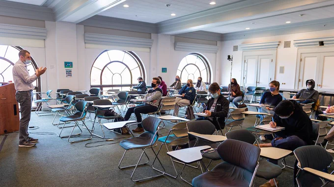 Colgate students attend class during the COVID-19 pandemic. 