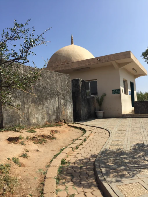Tomb of Job, Salalah, Oman (Photo courtesy of Diarna Geo-Museum of North African & Middle Eastern Jewish Life) https://diarna.org/exhibits/gulf-jewish-heritage-sites/