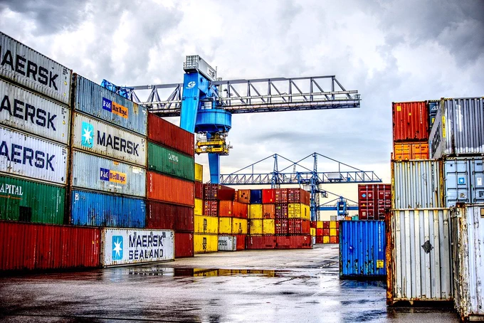 container, port, loading