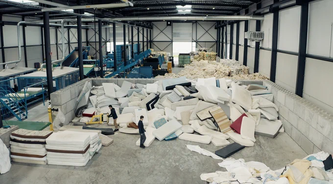 Mattress recycling at RetourMatras in the Netherlands