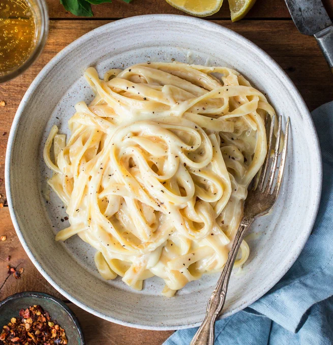 Fetticini-Alfedo with Garlic Bread