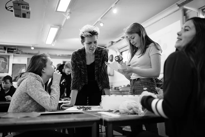 Maker Mella Shaw with workshop participants