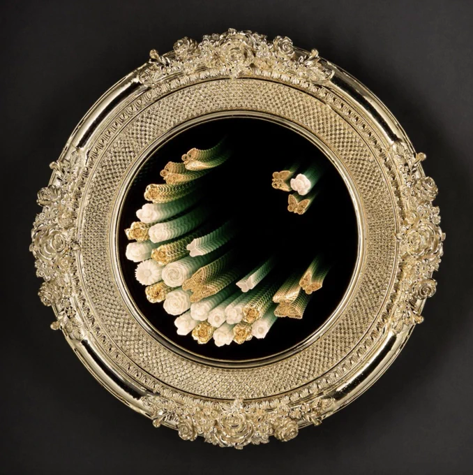 Tim Tate glass sculpture