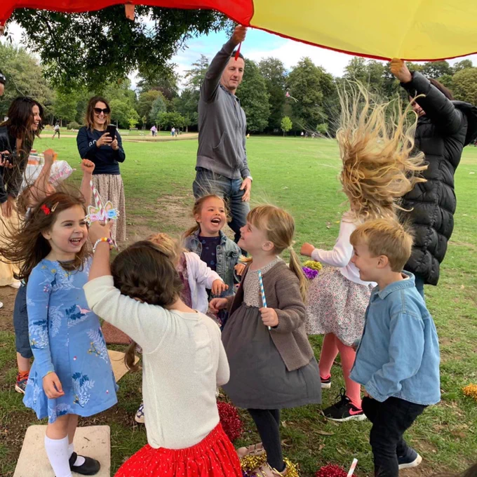 #kidsparties #funinthesun #partiesandevents #outdoorparties #jinglebugsmusic #wellbeingmusic #discoparties #earlyyearsmusic