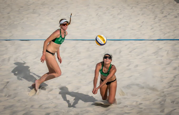 Kelly Claes (left) and Sarah Sponcil (right) will compete in the Cancun 1 Qualifier.