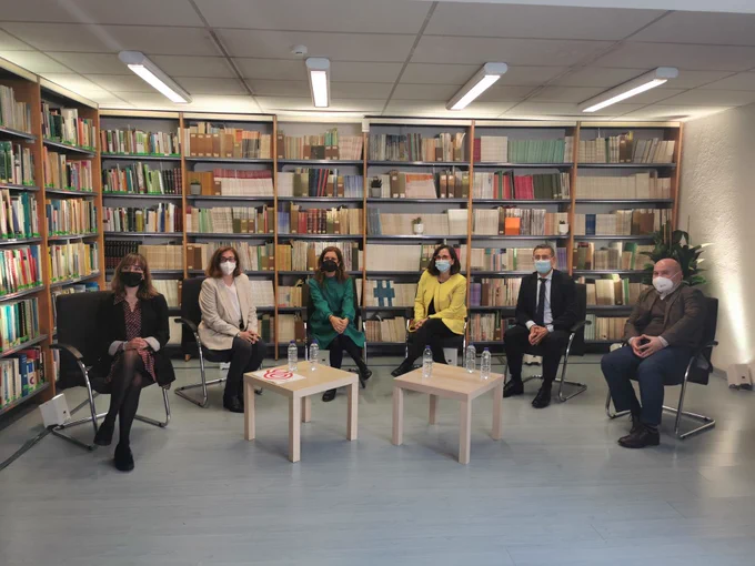 Foto de las personas que han participado en la presentación