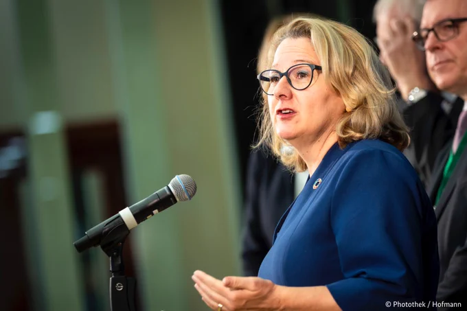 Minister Svenja Schulze makes her press statement.
