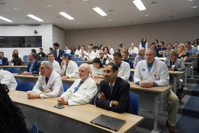 The Department of Surgery had the privilege of hosting Patricia L. Turner, M.D., MBA, FACS, the Executive Director and CEO of the American College of Surgeons (ACS) and Clinical Professor at the University of Chicago Medicine, as a distinguished guest speaker during Grand Rounds. Dr. Turner delivered a captivating presentation on "The Power of Quality," providing a comprehensive overview of ACS's pivotal role in supporting surgeons, advancing the field of surgery, and addressing current quality issues while proposing prospective solutions. In conjunction with her visit to Houston, a reception was organized, bringing together women surgeons from five medical institutions.

