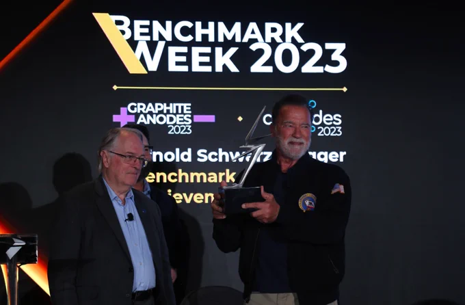 Dr Stanley Whittingham presents Governor Arnold Schwarzenegger with Benchmark’s inaugural Lifetime Achievement Award at Benchmark Week 2023
