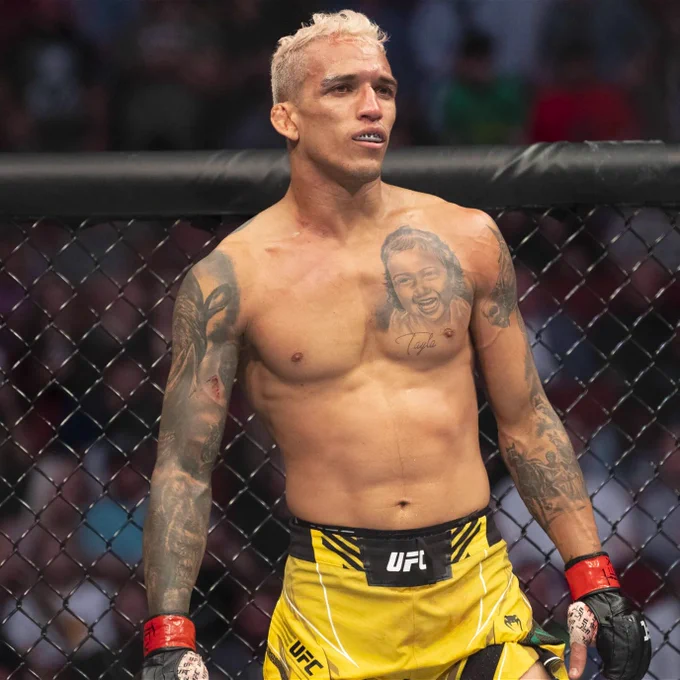 May 16, 2021, Houston, Texas, USA: HOUSTON - May 15, 2021: for SPORTS. UFC No. 3 Lightweight Charles Oliveira of Brazil red gloves defeats UFC No. 4 Lightweight Michael Chandler of the United States blue gloves in a Second Round TKO referee stoppage at the Toyota Center during UFC 262: Olivera vs. Chandler. Houston USA - ZUMAb177 20210516_zap_b177_058 Copyright: xTaidghxBarronx
