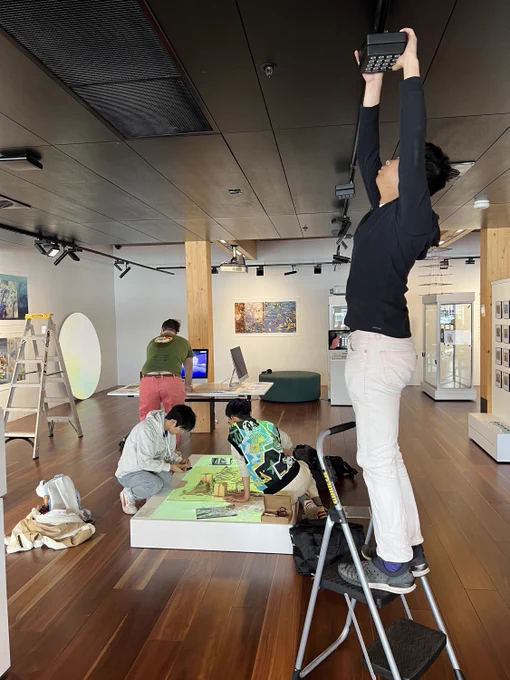 Installing artworks before the beginning of #visap2023