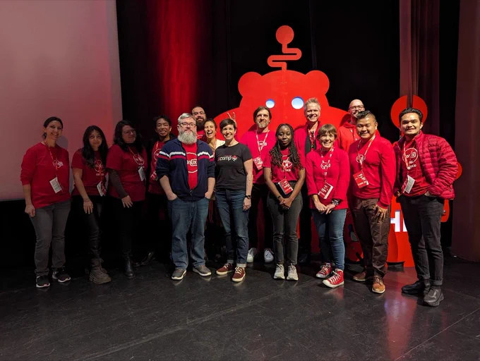 CanUX team of volunteers. 