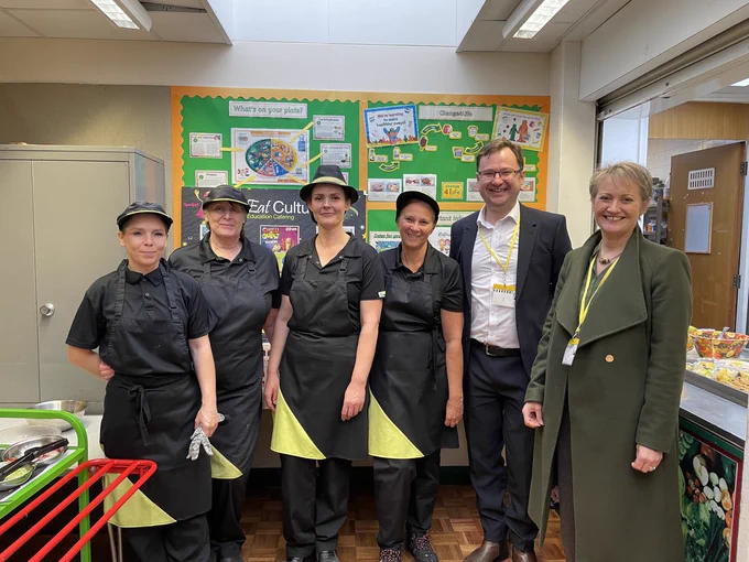 Alex Norris MP and the catering team at Rufford Primary School in Bulwell