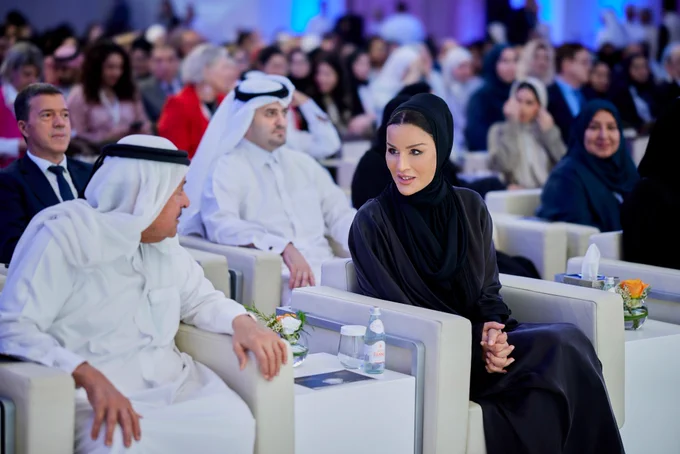 جانب من حضور صاحبة السمو الشيخة موزا بنت ناصر/ Side of the present Her Highness Sheikha Moza bint Nasser