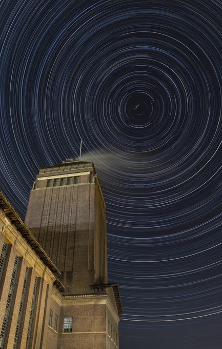 Starry sky above Cambridge University Library, image by Jamie Clarkson @j_a_clarkson