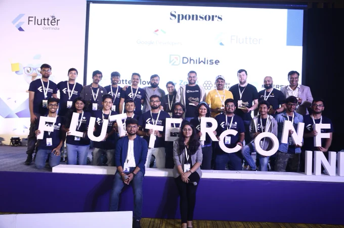 Image of attendees at Flutter Conf India. 