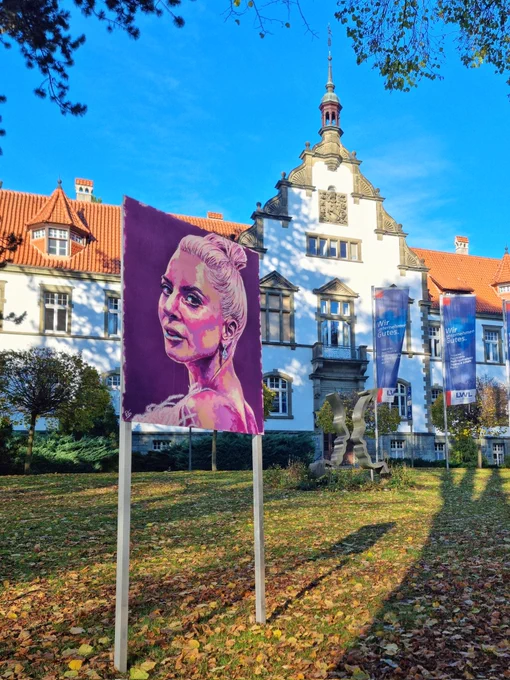 My portrait of Lady Gaga in front of the LWL office building.