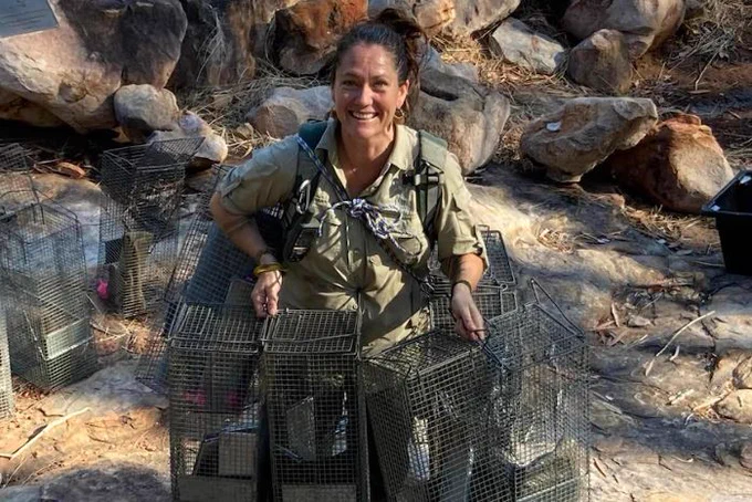 Skye Cameron hauling in traps at end of the survey.