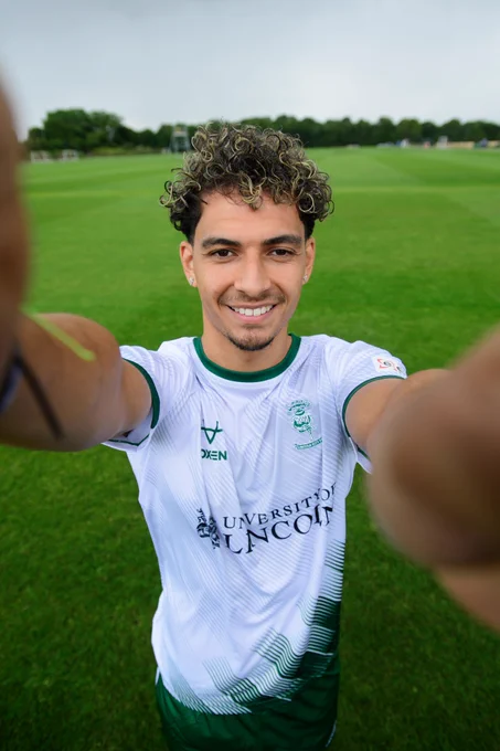 Tyler Walker in City's 23/24 away kit.