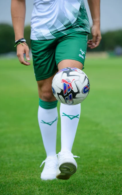 Tyler Walker in City's 23/24 away kit.