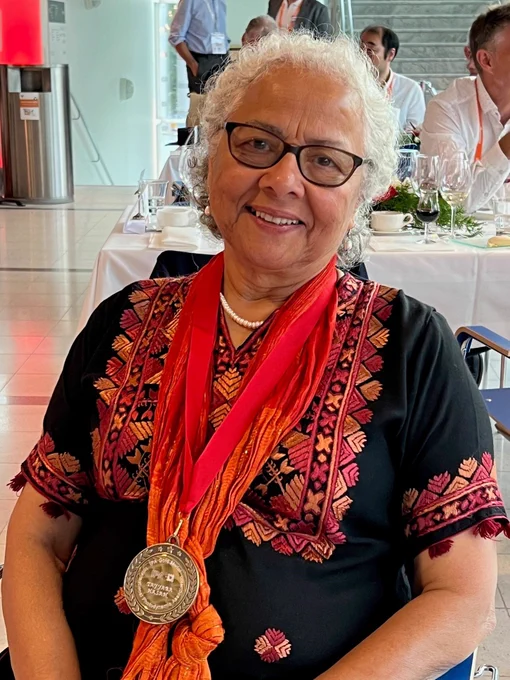 Dr Hasan with her new Gold Medal awarded at IPA this week