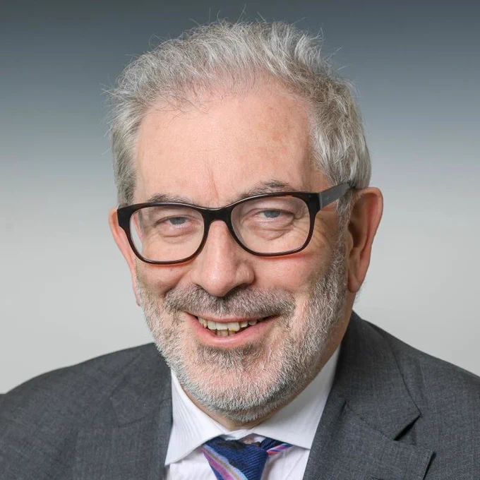 Photograph of Lord Bob Kerslake smiling 