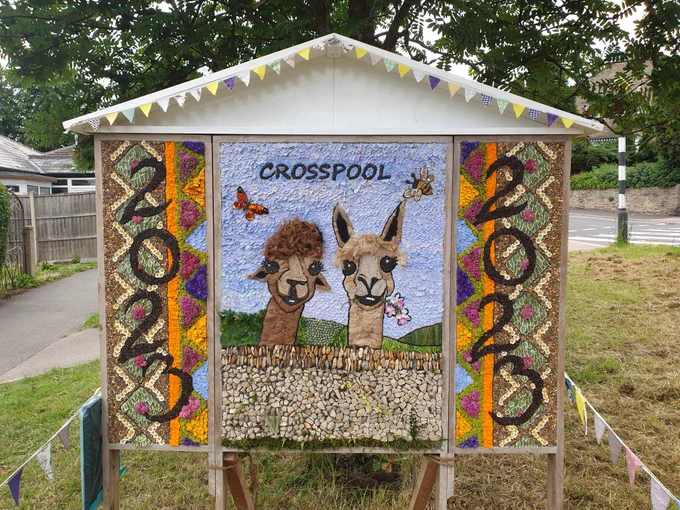 Photo of the Crosspool well-dressing. 