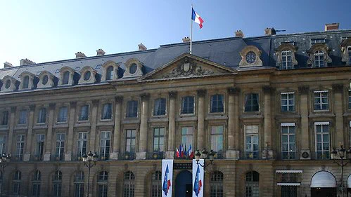 "Ministry of Justice Paris" by Ivo Jansch is licensed under CC BY-SA 2.0. 