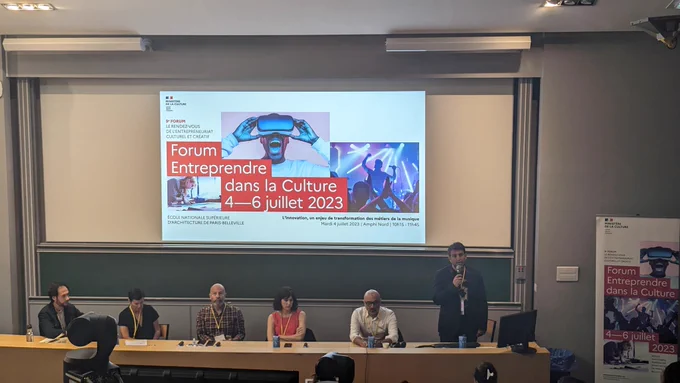 Table ronde « L'innovation, un enjeu de transformation des métiers de la musique » Intervenants : 
Malika Séguineau, Directrice générale, Syndicat national du spectacle musical et de la variété (PRODISS)
Anne-Sophie Bach, Directrice du développement, de la communication et des partenariats, Centre national de la musique (CNM)
Martin Arnaud, Manager partenariats Musique et culture, YouTube - Google
Claude Monnier, Directeur des Ressources Humaines, Sony Music
Daniel Findikian, Directeur, Ecole de Management des Industries Créatives (EMIC)
Modérateur :
Yvan Boudillet, Vice-Président en charge des relations institutionnelles, Utopia Music