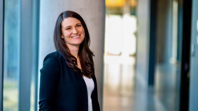 Dr. Lianne Tomfohr-Madsen 