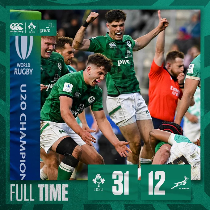Ireland celebrate Brian Gleeson's try. 