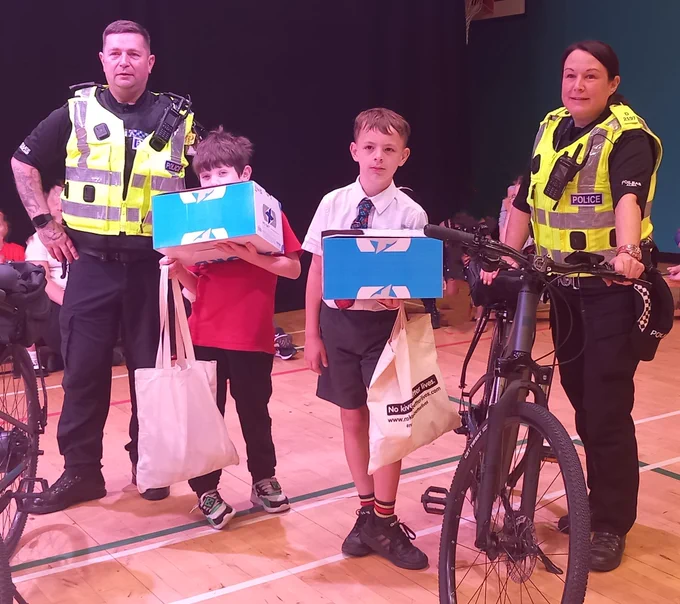 Pupils from Inchview Primary who won the Police Scotland e-bike competition 