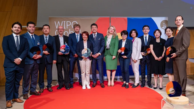 Group photo of the winners of the 2023 WIPO Global Awards, along with WIPO Director General Daren Tang and Chair of the WIPO General Assembly, Ambassador Tatiana Molcean, Permanent Mission of the Republic of Moldova to the United Nations Office and other international organizations in Geneva, at a ceremony held during the 6-14 July Assemblies of WIPO Member States.