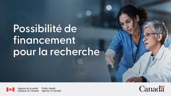 Médecin et infirmière qui travaillent en collaboration sur un ordinateur portable à l’hôpital. Possibilité de financement pour la recherche 