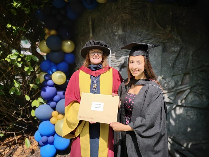 Sofia Sousa Gomes receives the David Allsop Memorial Prize
