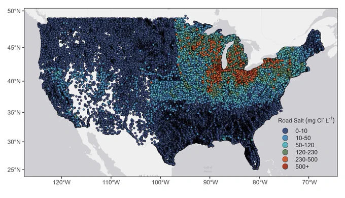 The model’s predictions for where road salt concentrations will stabilize in 461,567 lakes and reservoirs larger than 2.5 acres. Each point  represents a lake or reservoir. Predictions assume that road density and salt application rate per unit of road remain constant at mean 2010-2015 levels.