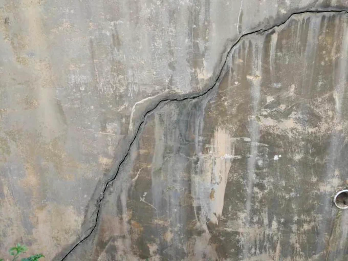 🏢 Defects on retaining wall. 

#ipmprofessionalservices #structuralinspection #structuralengineering #defectstudy #engineeringinput #engineeringconsultant #retainingwall #engineeringfirm