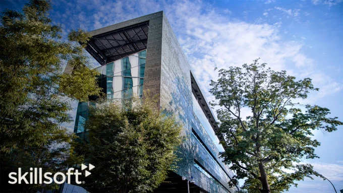 Decorative: Sunny day on campus