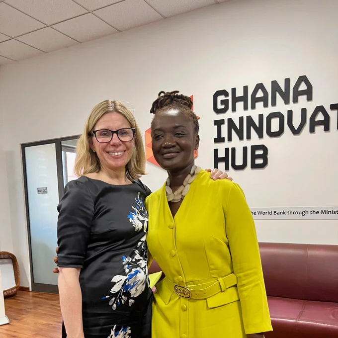 Managing Director Anna Bjerde together with Hon Ms Ama Pomaa Boateng, Deputy Minister for Communications and Digitalisation at the Ghana Innovation Hub.
