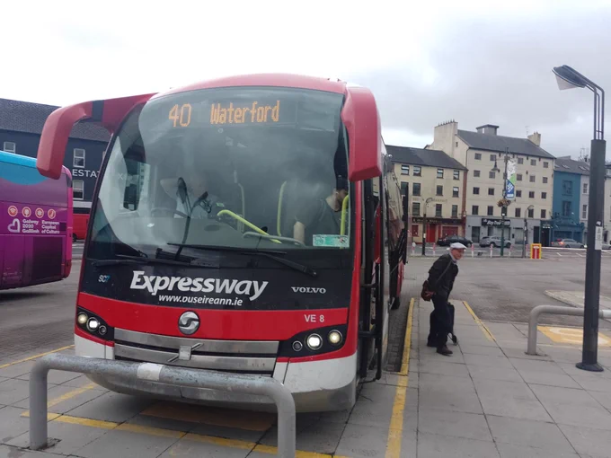A photo of VE8, a Volvo B11R Sunsundegui SC7 operated by Bus Eireann with the Expressway brand, running on the 40 to Waterford. Taken at Waterford bus station.