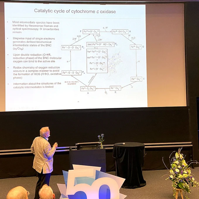 Hartmut Michel lecture at the 50 year anniversary ceremony of the MPI for Biochemistry Martinsried, April 2023 · photo by Eva E. Wille
