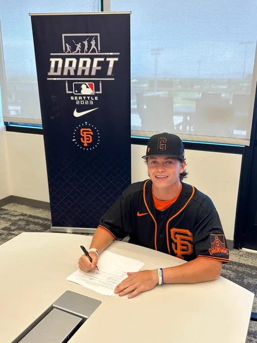 Quinn McDaniel official signing 