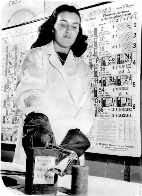 A young Rosalyn Yalow in a laboratory. 