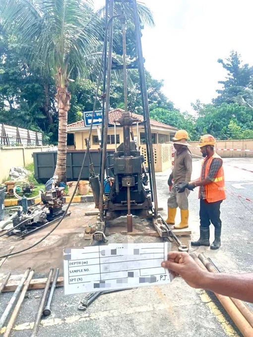 🚧 Borehole - soil investigation for defect appraisal. 👷🏽‍♂️👷🏽‍♂️📋🔎

#IPMProfessionalServices #EngineeringConsultant #SoilInvestigation #DefectInspection #SoilCondition #DefectAssessment #BuildingInspection #ProfessionalEngineering #EngineeringAnalysis #SettlementProblem 

*****************************
💻 Website: https://ipm.my/
📩 Email: admin@ipm.my
☎ Call: 03-8066 7631 (Selangor/ Kuala Lumpur)
☎ Call: 07-355 5631 (Johor Bahru)
🔗 Facebook: https://www.facebook.com/IPMProfessionalServices/
🔗 LinkedIn: https://www.linkedin.com/company/ipm-professional-services/